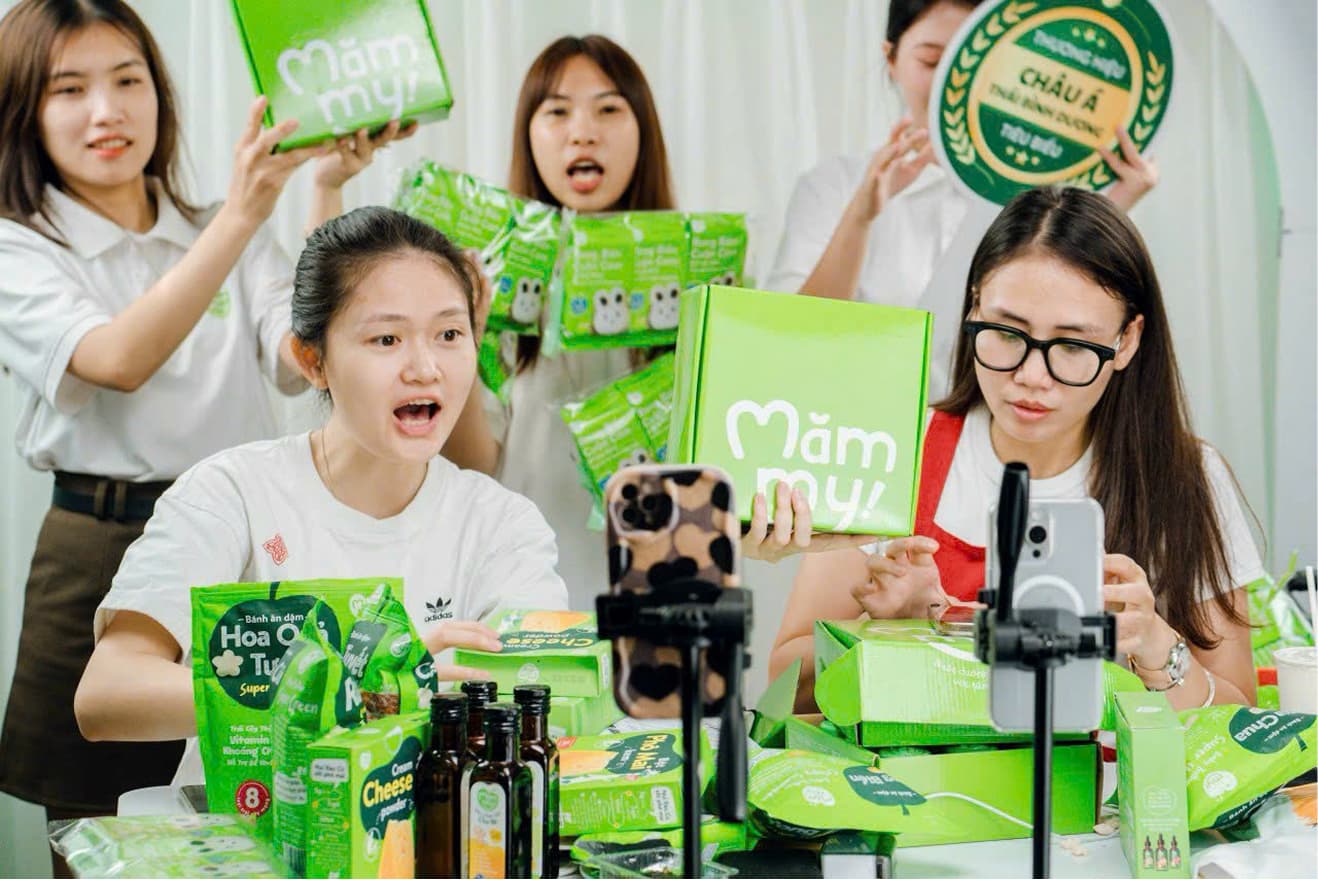 Mămmy livestreams and customers across Vietnam