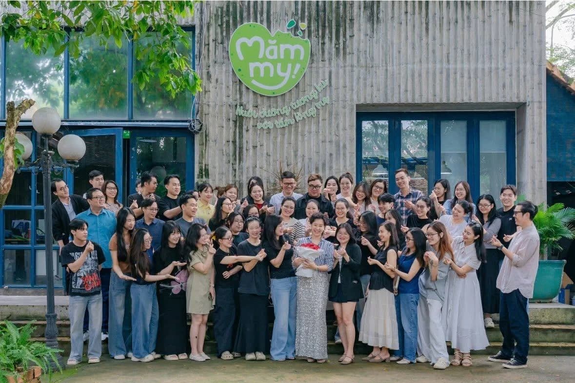 The Mămmy team in Vietnam